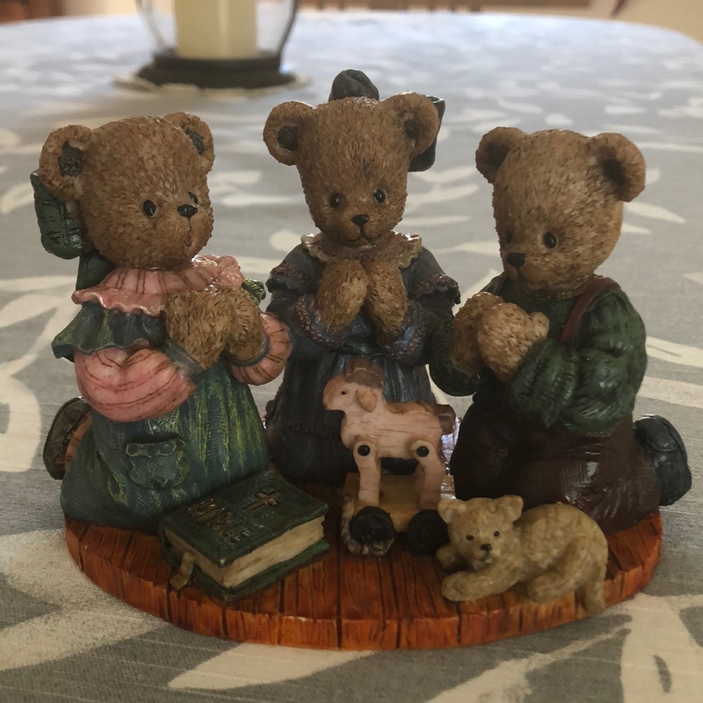 Berry Hill Bears figurine